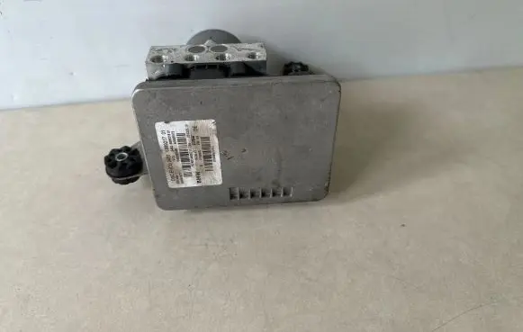 BMW 5 G30 G31 ABS Pump 6889217 6889218