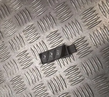 Toyota RAV 4 (XA50) Seat memory switch 15F634