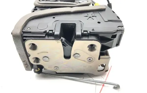 Opel Astra K Front door lock 915C3039071A