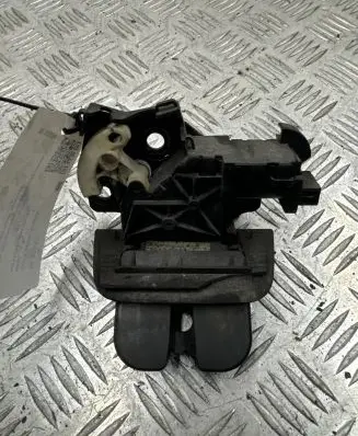 Audi A4 S4 B7 8E 8H Tailgate/trunk/boot lock/catch/latch
