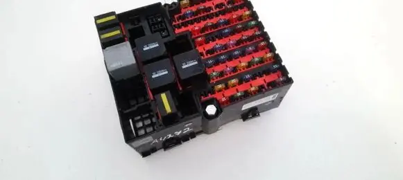 Ford Fiesta Fuse box set 4s5t14401keb 4s5t-14401-keb