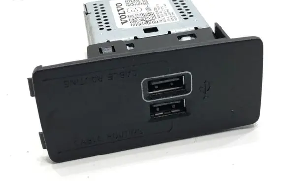 Volvo XC60 USB socket connector 31407038