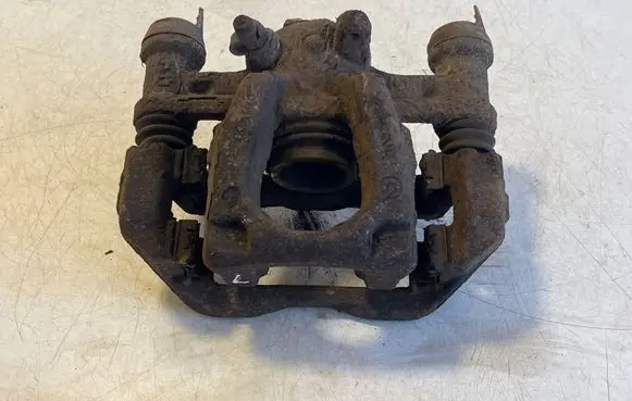 Mercedes-Benz Vito Viano W447 Rear brake caliper BREMBO