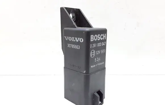 Volvo XC60 Glow plug pre-heat relay 0281003047 30785663
