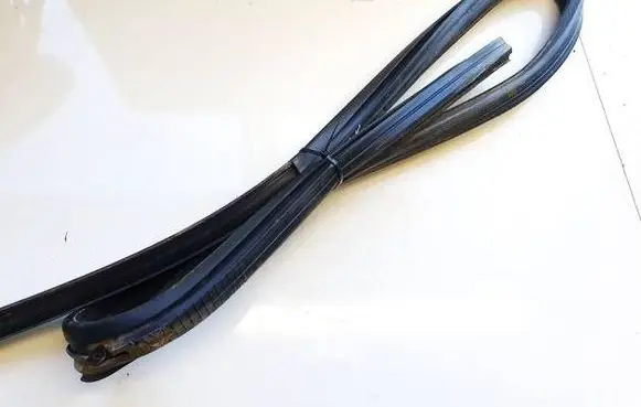 Opel Astra H Rubber seal rear door 000205237