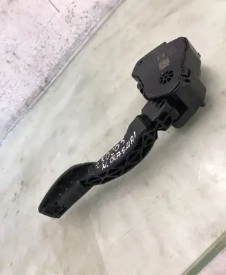 Nissan Qashqai J12 Accelerator throttle pedal 180026ua3b