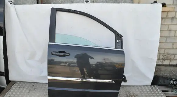 Chrysler Town u0026 Country V Front door