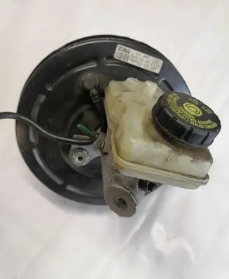 Renault Megane II Brake booster 8200157453