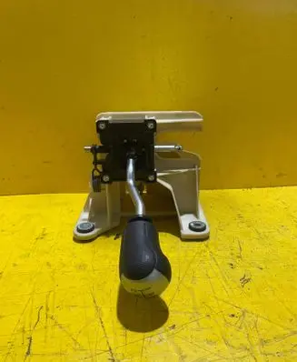 Ford C-MAX I Gear shifter/selector 3M5R7K387FF 2908030939