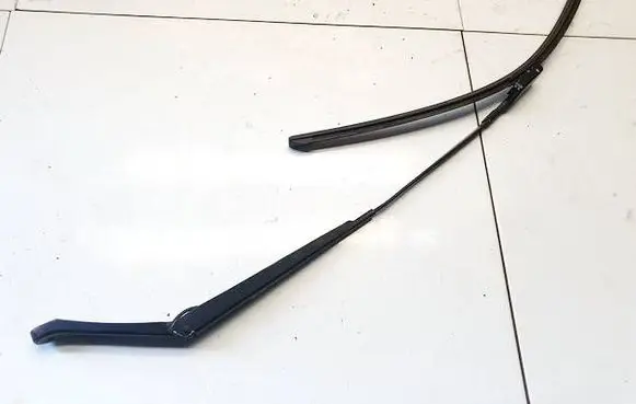 Peugeot 508 Front wiper blade arm 9687687580