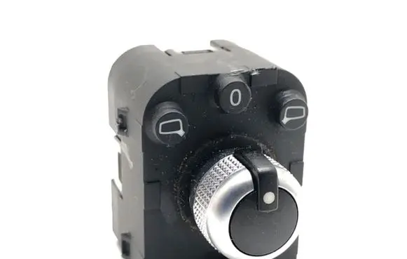 Wing mirror switch