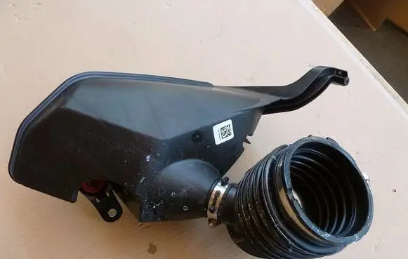 BMW X4 G02 Intake resonator 8635110T