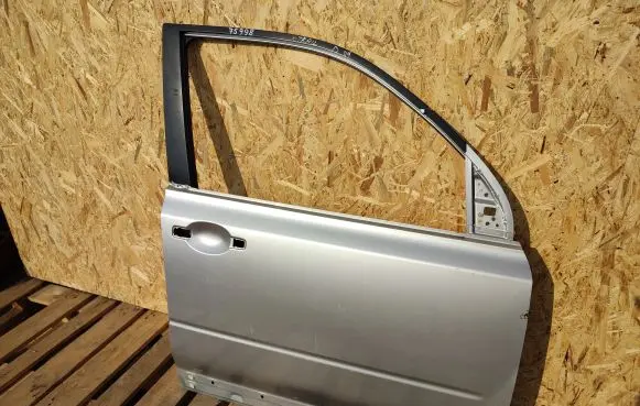 Nissan X-Trail T31 Front door