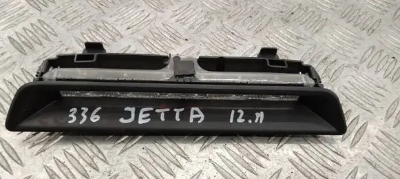 Volkswagen Jetta VI Third/center stoplight 5C6863267