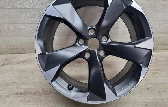 Seat Leon IV R18 alloy rim 5FA601025H