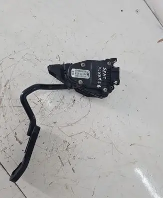 Seat Alhambra (Mk1) Accelerator throttle pedal 7M1721603A