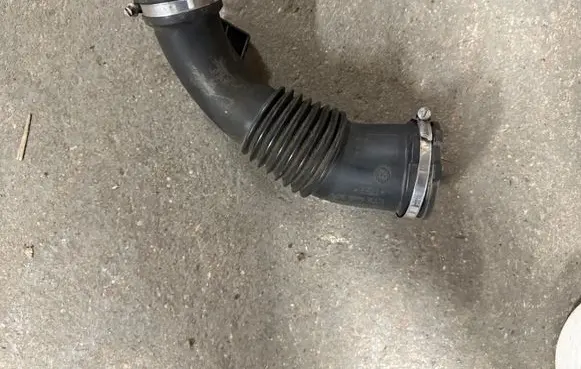 Audi A5 8T 8F Air intake hose/pipe 059129615F