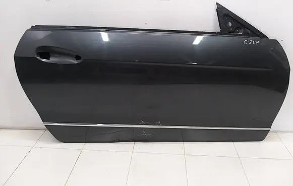 Mercedes-Benz E C207 W207 Front door