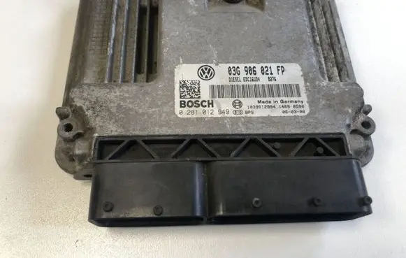 Volkswagen Golf V Engine control unit/module 03G906021FP