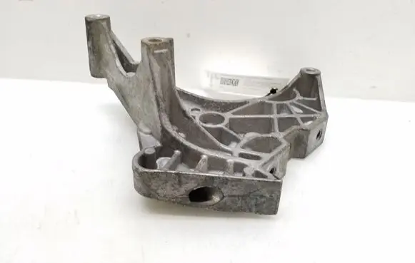 Audi A3 S3 A3 Sportback 8P Engine mounting bracket 03L199207