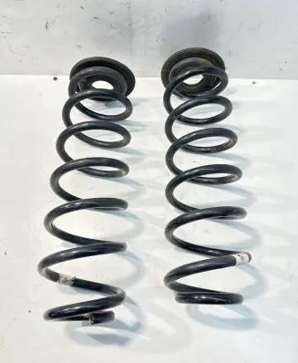 Volkswagen Golf Sportsvan Rear coil spring 5Q0511115
