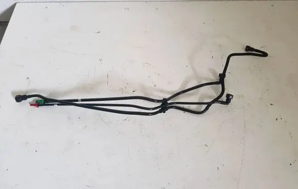 Opel Movano B Fuel line pipe 175127204R