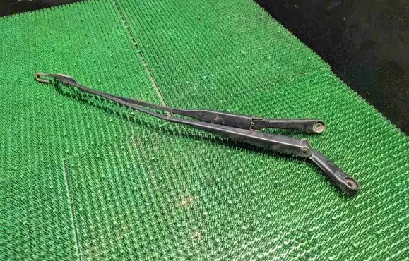 Volkswagen Bora Front wiper blade arm 1J4955410A 1J1955409A
