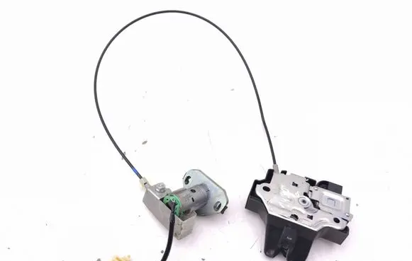 Lexus IS 220D-250-350 Tailgate/trunk/boot lock/catch/latch 18123A