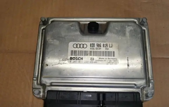 Audi A4 S4 B6 8E 8H Engine control unit/module 038906019LJ 0281011222