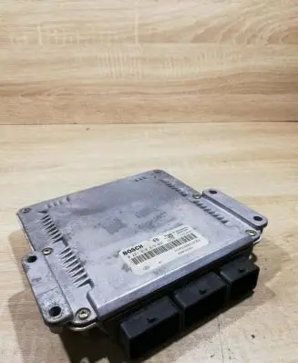 Renault Scenic I Engine control unit/module ECU hom8200039569 0281010819