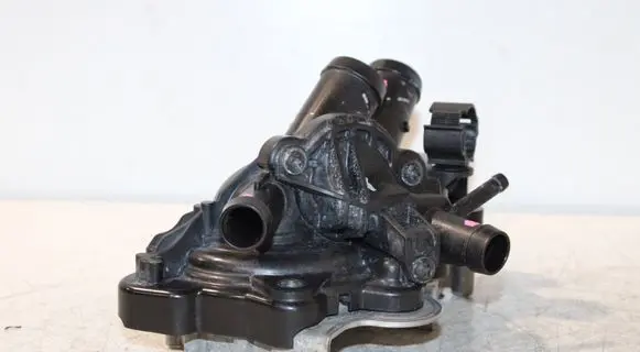 Volkswagen Golf VII Water pump 04E121042L