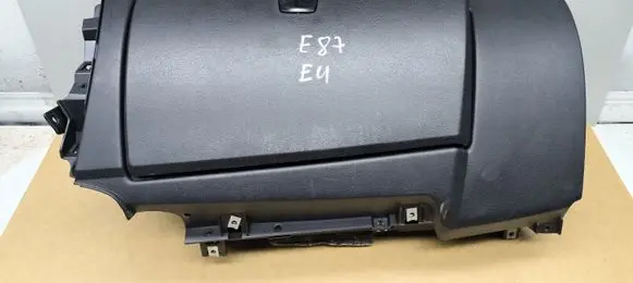 Glove box