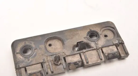 Volvo XC90 Fender mounting bracket 31378134