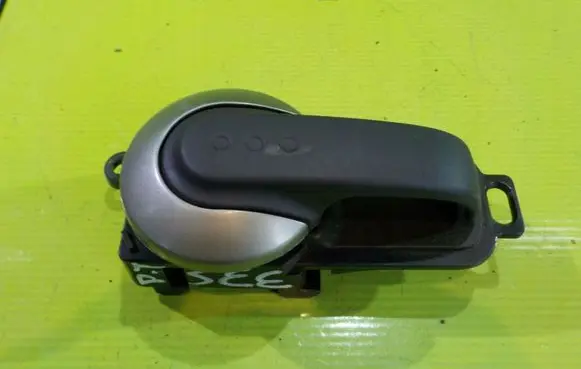 Nissan Note (E11) Front door interior handle 33S 5010800006