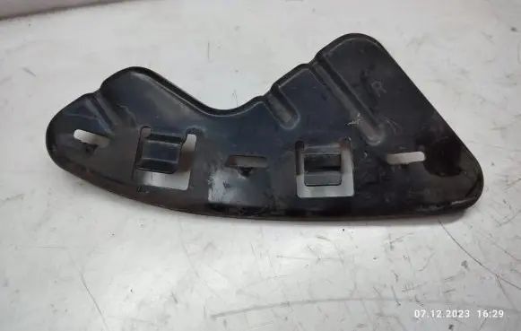 KIA Sportage Front bumper mounting bracket