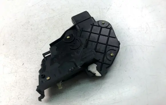 BMW X3 E83 Coupe door lock (next to the handle) 2400075