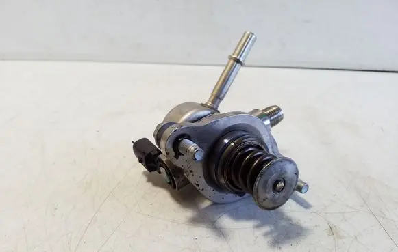 Fuel injection high pressure pump