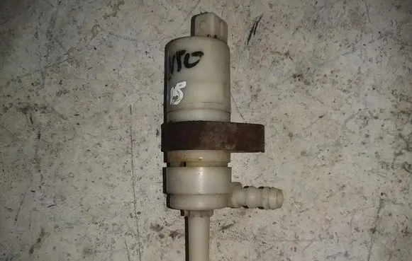 KIA Sorento Windscreen/windshield washer pump