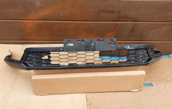 Honda CR-V Front bumper lip 711053B4A