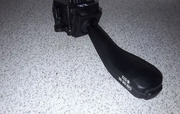 BMW 5 E39 Indicator stalk 8363668