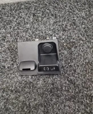 BMW X5 F15 USB socket connector 9252108