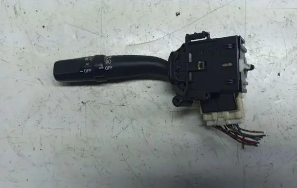 Toyota Corolla Verso AR10 Indicator stalk 173650