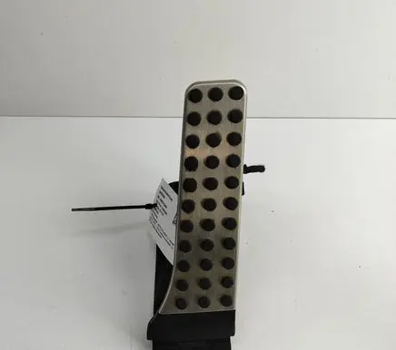 Mercedes-Benz E W213 Accelerator throttle pedal A2053000104