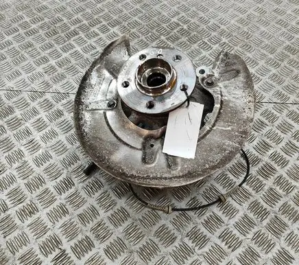 BMW iX Rear wheel hub 6890578