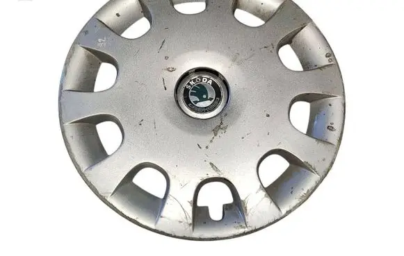Skoda Octavia Mk1 (1U) R15 wheel hub/cap/trim 1U0601147E