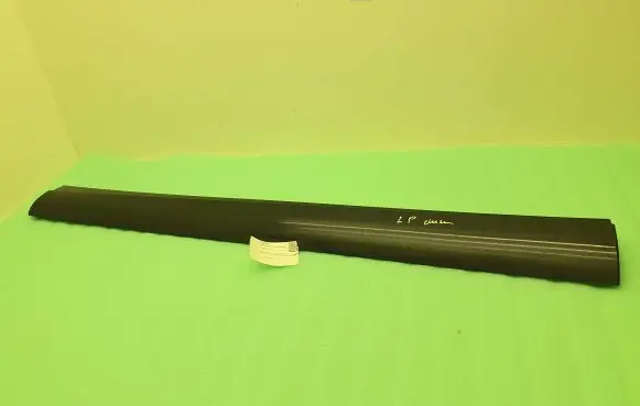 Maserati Levante Front door trim (molding) 670035236