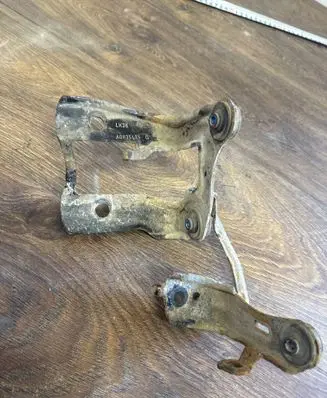 Renault Master III Power steering pump mounting bracket A0035475 LK36