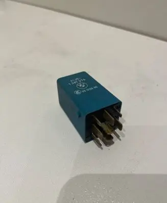 BMW 3 E36 Window washer relay 61351387076 1387076 05012000