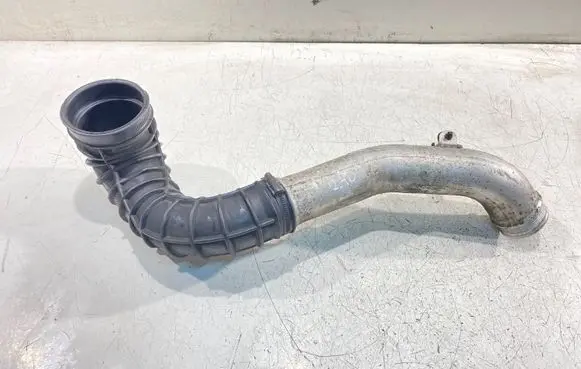 Volvo XC70 Air intake hose/pipe 08684143