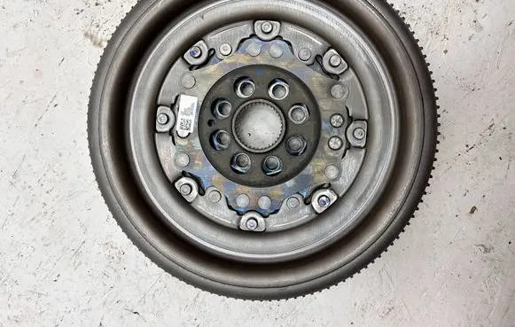 Skoda Octavia Mk3 (5E) Flywheel 06K105266J